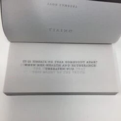 Jenny Holzer - Living -Yvon Lambert Soldes image e5033453 cb34 4928 af42 b836eed219dc